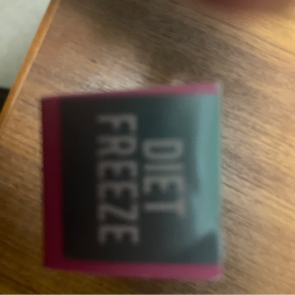 jeffree star the gloss diet freeze - Picture 2 of 4